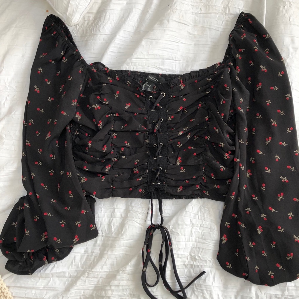 Forever 21 lace up floral crop top